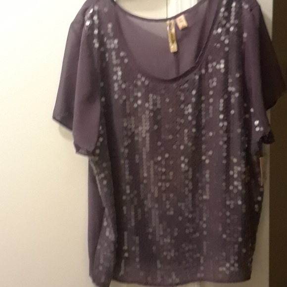 Women's plus size blouse - Picture 2 of 4